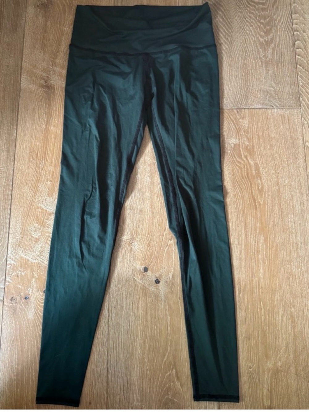 Teeki Size Medium Dark Green Leggings